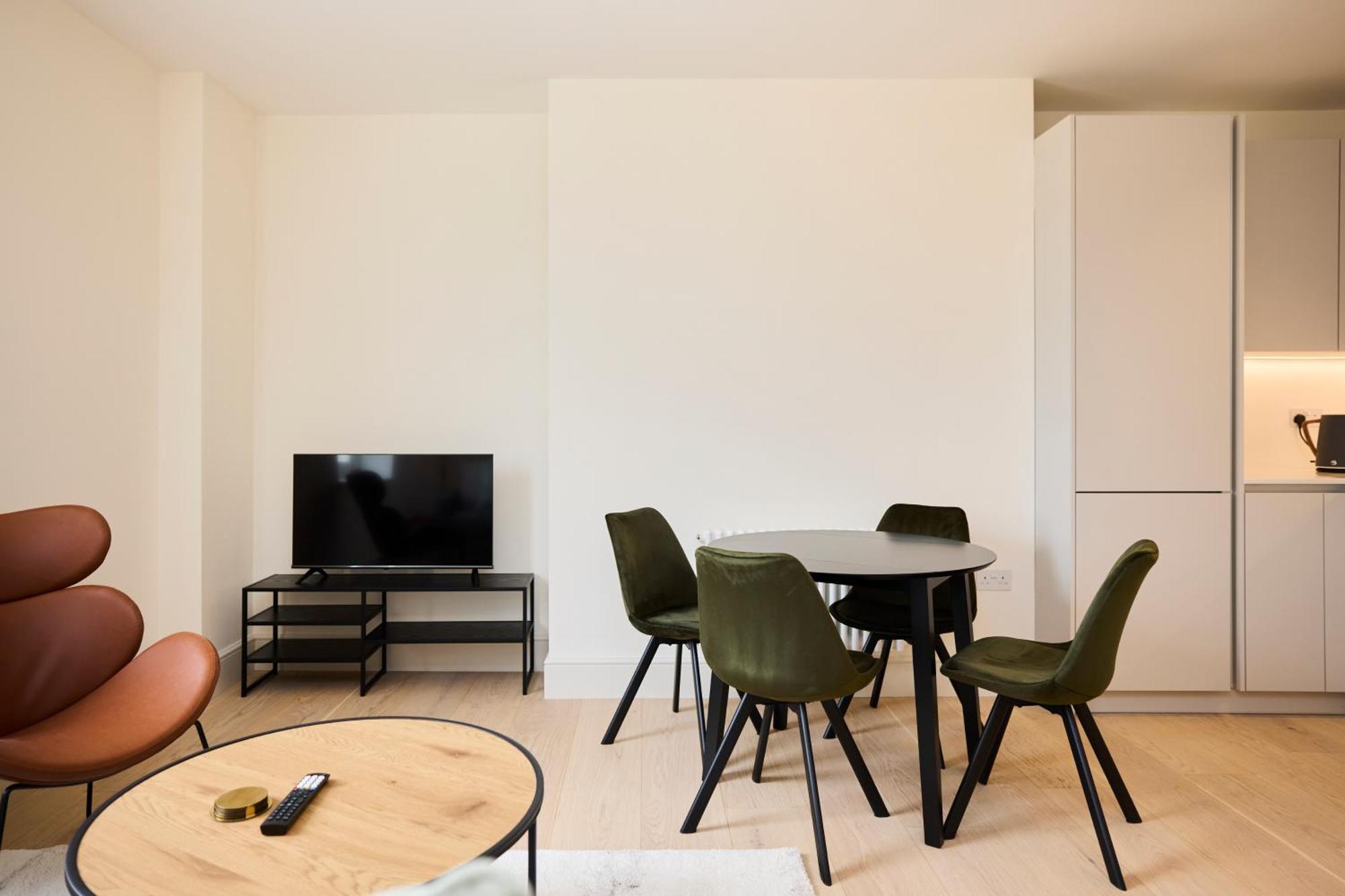 The East Mile Classic - Stunning 2bdr Flat * London